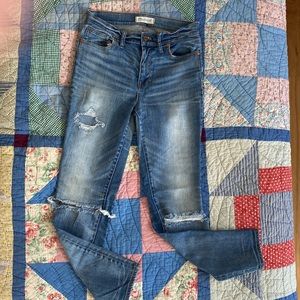 Madewell High Riser Skinny jeans 28, destroyed knees, patch at thigh.